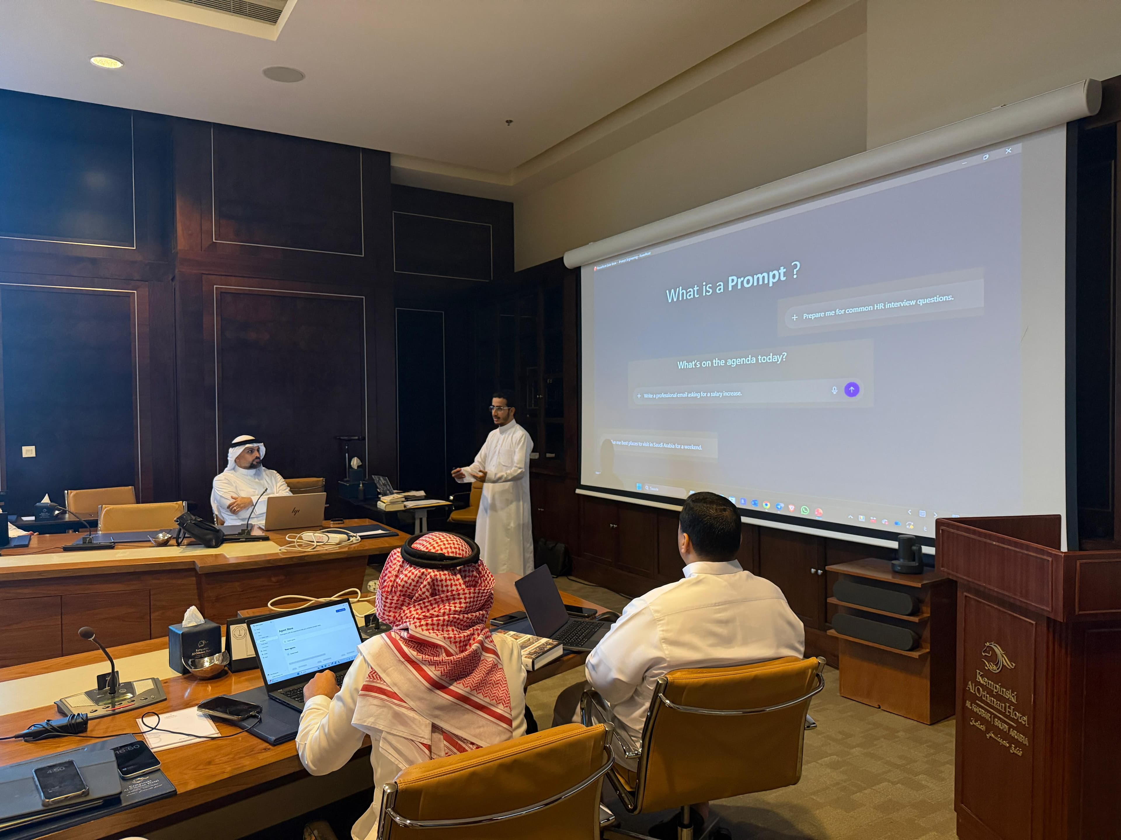 جلسة هندسة الأوامر لغير المهندسين لطلبة EMBA في جامعة الملك فهد للبترول والمعادن